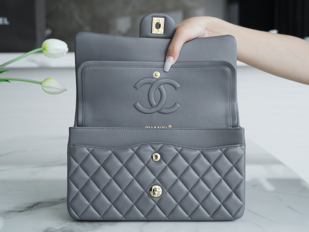 𝐂𝐇𝐀𝐍𝐄𝐋 Classic Flap Italy 🇮🇹 The 𝗚𝗥