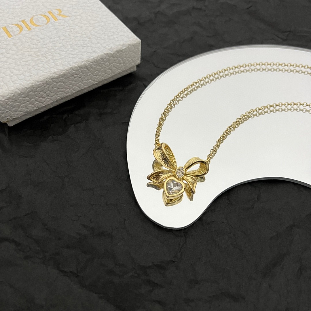 Dior necklace