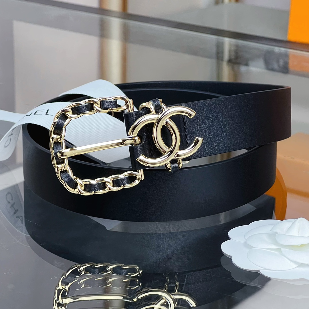 𝗖𝗛𝗔𝗡𝗘𝗟 Classic denim blue belt