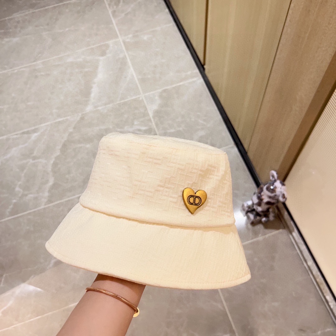 [DIOR Dior] 2023 spring and summer simple heart-shaped logo fisherman hat