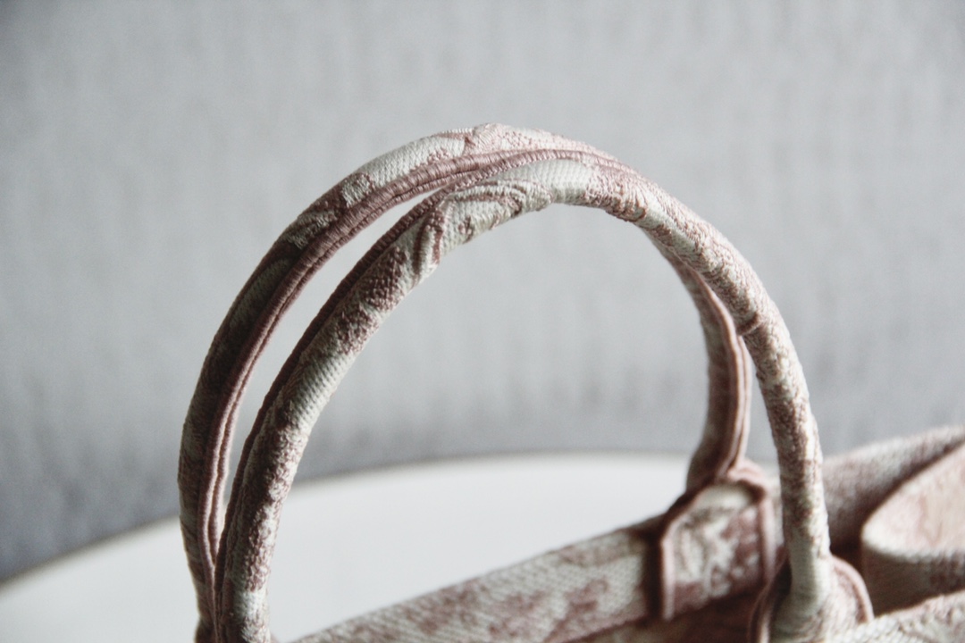 DIOR TOTE Pink Tiger