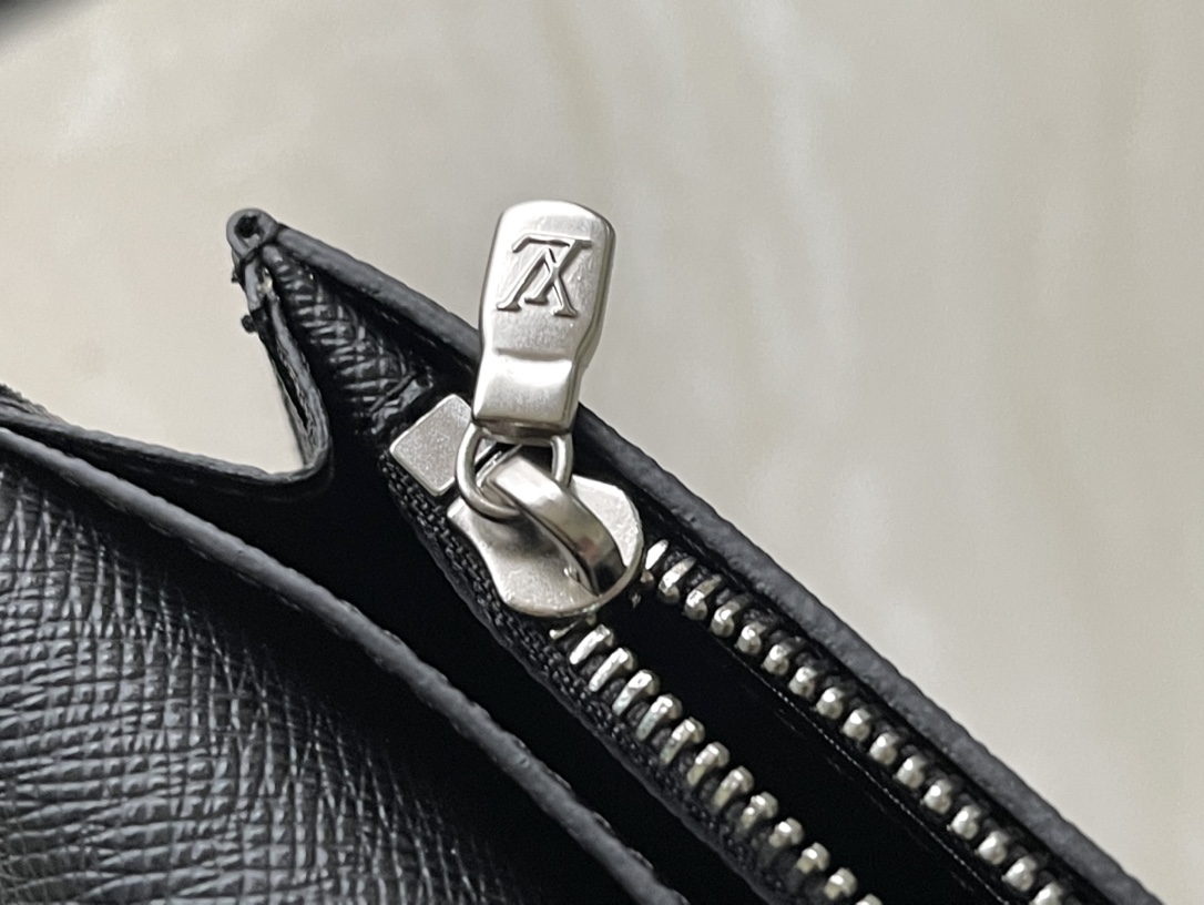 𝐋𝐎𝐔𝐈𝐒 𝐕𝐔𝐈𝐓𝐓𝐎𝐍   N62665