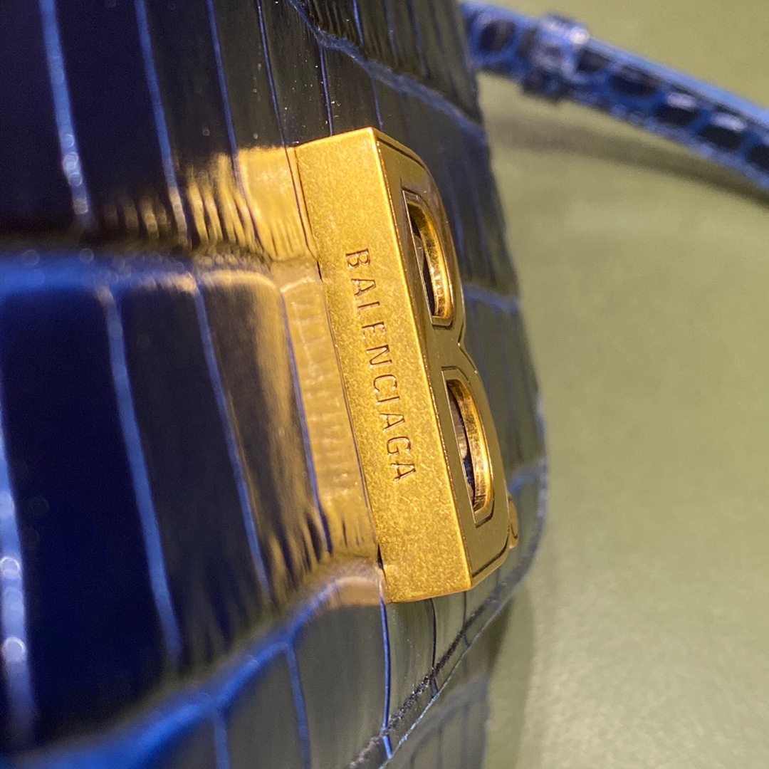 BALENCIAGA 𝘀𝗺𝗮𝗹𝗹 𝗯𝗮𝗴 𝗯𝗮𝗴 crocodile pattern treasure blue gold buckle