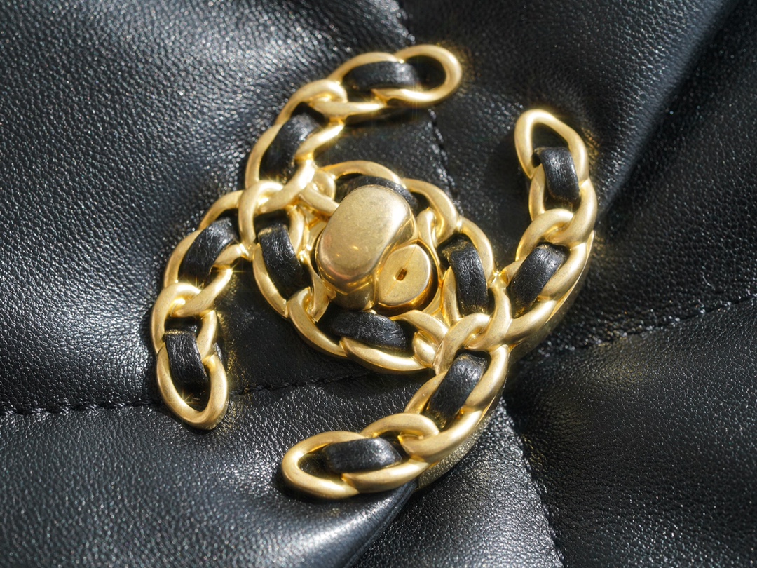 𝗖𝗛𝗔𝗡𝗘𝗟 ❶❾ 𝗕𝗔𝗚 Original lambskin series ❥ Genuine leather ❥ Medium ❥ Classic black