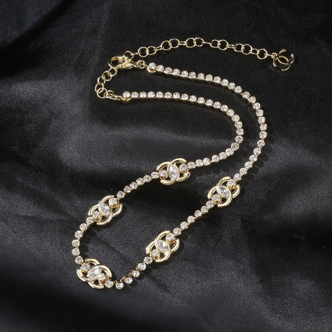 CHANEL🇫🇷Xiao Xiang New Crystal Necklace