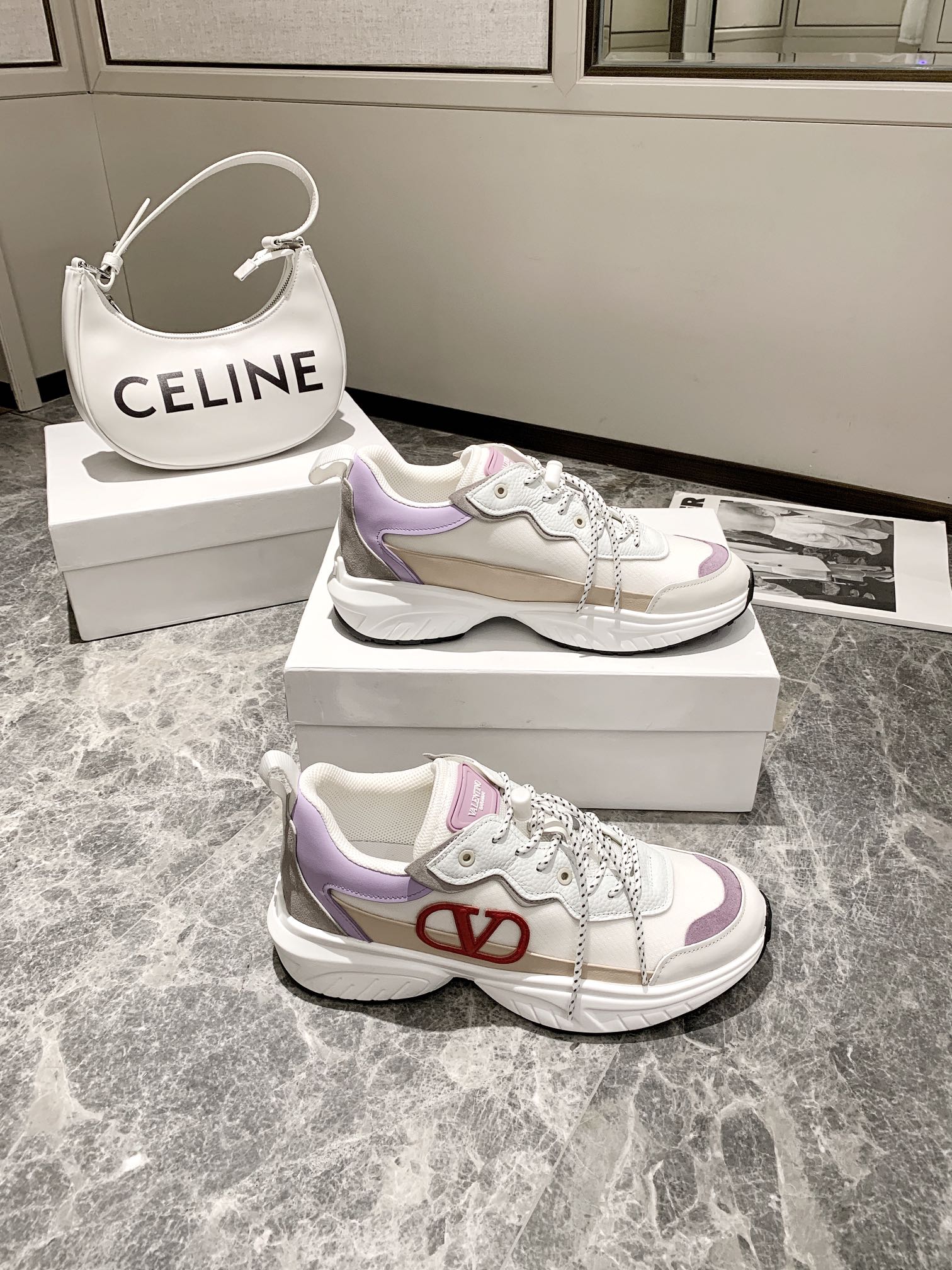 【Valentino】𝟐𝟎𝟐𝟏/𝐒𝐒 𝐧𝐞𝐰 Valentino 2022 ss spring-summer collection of new old man shoes