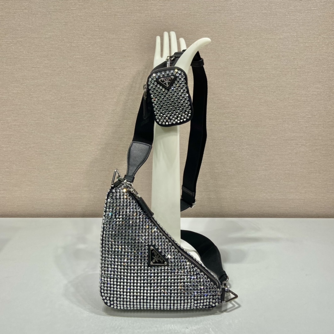 𝐏𝐑𝐀𝐃𝐀 Triangle bag with glitter diamonds 1BH190