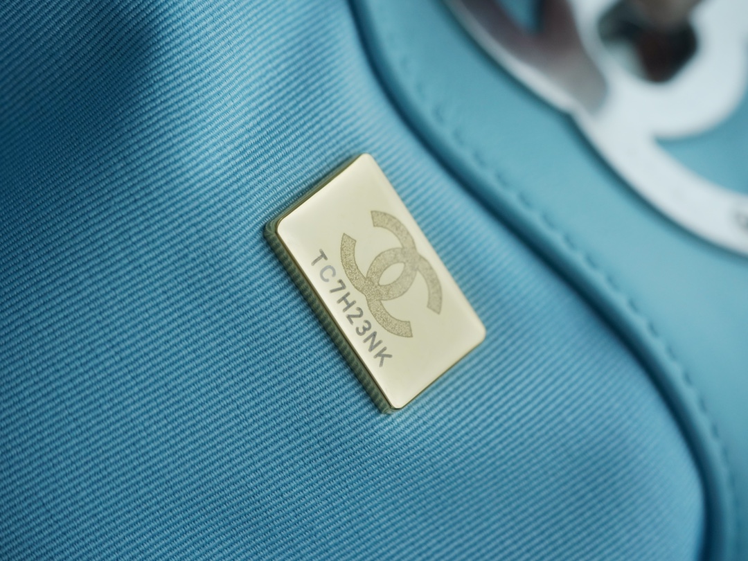 𝗖𝗛𝗔𝗡𝗘𝗟 𝟮𝟮𝗕 19𝑩𝑨𝑮 𝑻𝒐𝒕𝒆 Italy 🇮🇹 Level 1 [Box] Lambskin 🐑 Genuine Leather Blue