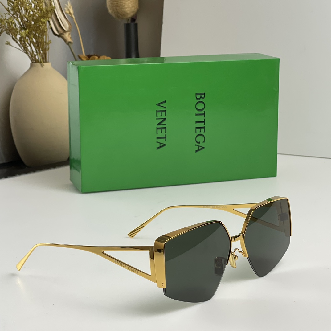 BOTTEGA VENETA Model：BV1113S