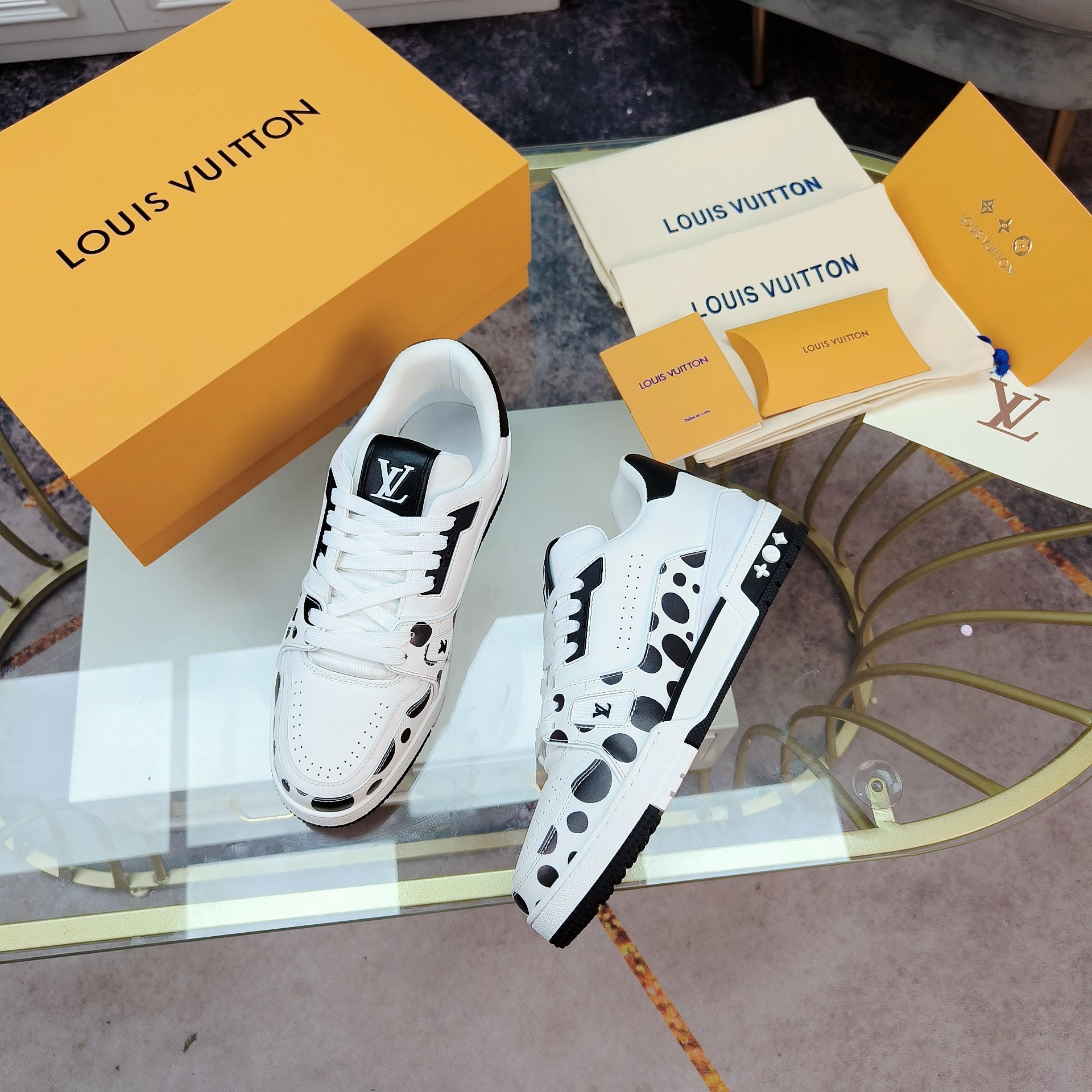Louis Vuitton TRAINER sneakers