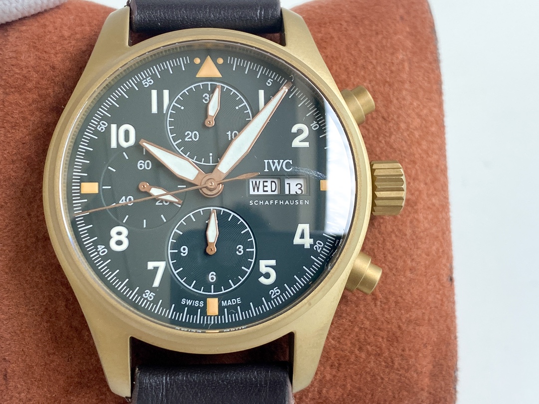 IWC- Spitfire Pilot's Watch Chronograph Movement: the powerful and stable Shanghai caliber 7750