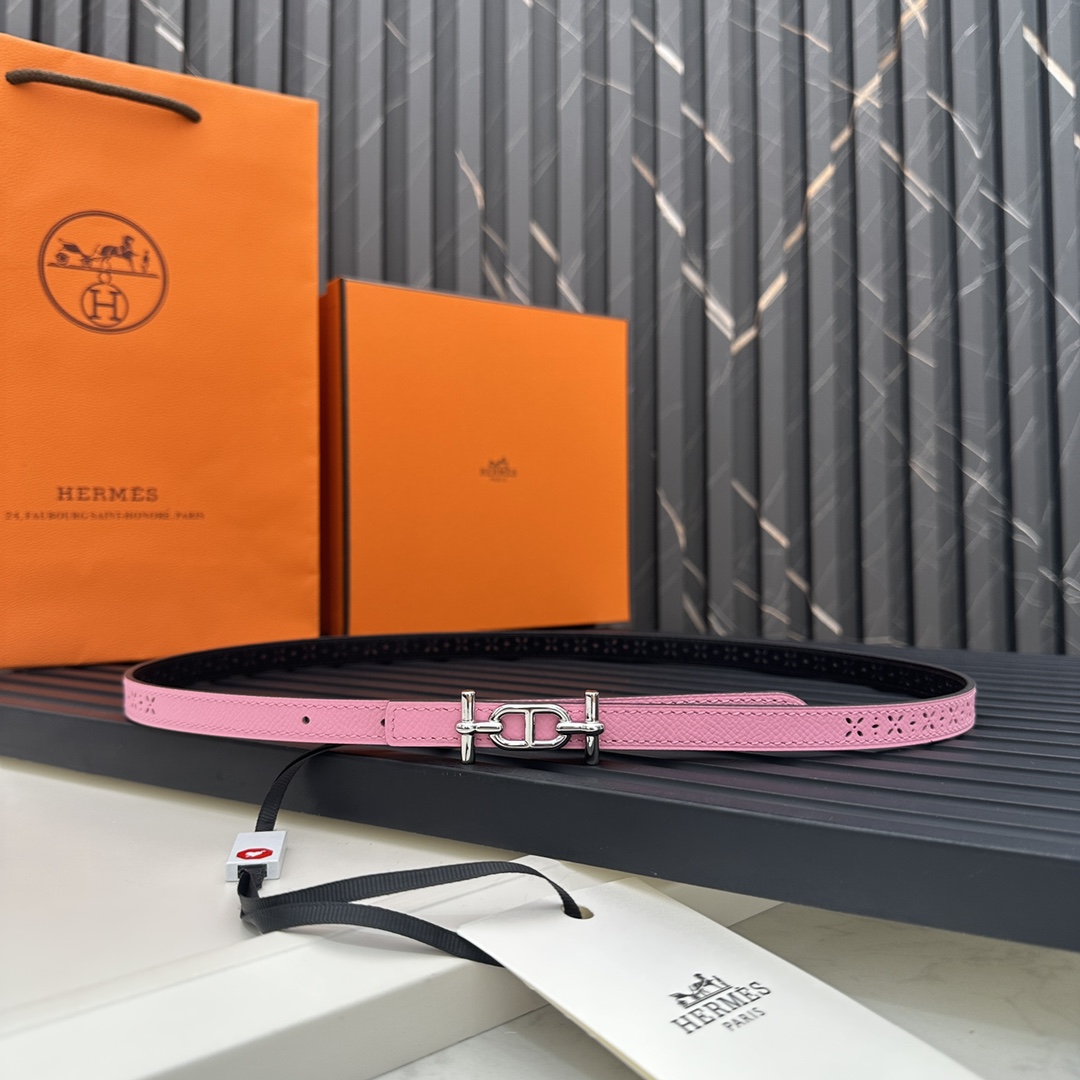 Reversible belt in Hermes Swift and perforated Epsom calfskin