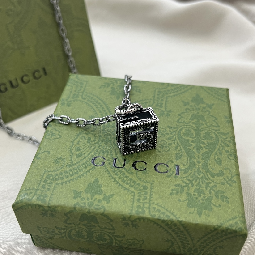 𝐆𝐮𝐜𝐜𝐢 925 Sterling Silver Square G Cutout Pendant Necklace