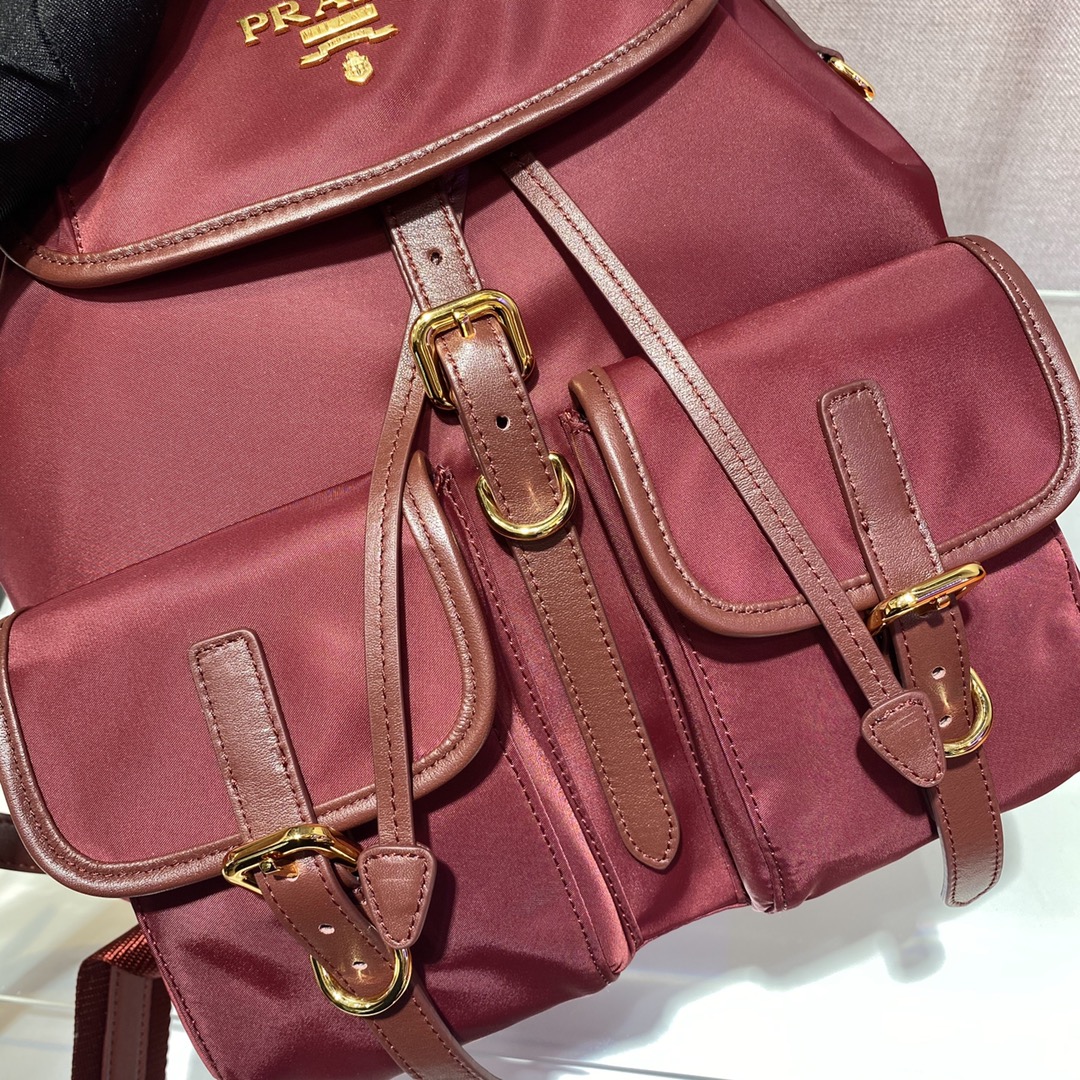 𝐏𝐑𝐀𝐃𝐀 New backpack 1BZ677A