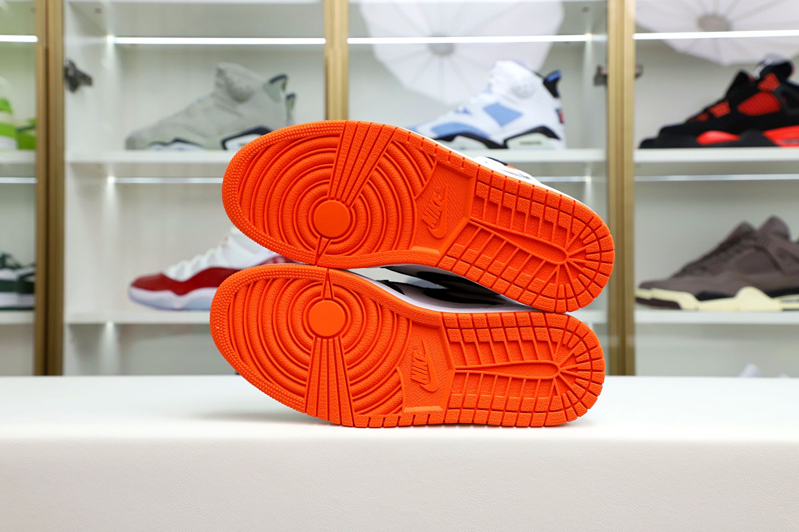 Air Jordan 1 Retro High OG Electro Orange