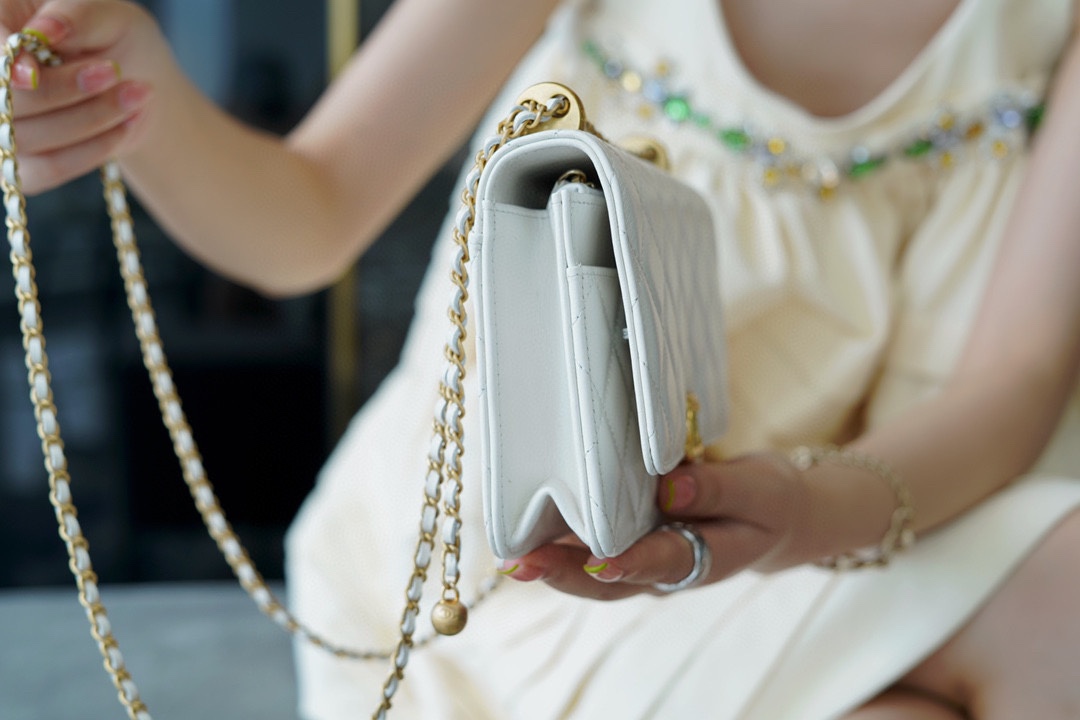 𝗖𝗛𝗔𝗘𝗡𝗟✦ Advanced Handcraft Workshop Double Gold Beads 𝒘𝒐𝒄 White👰