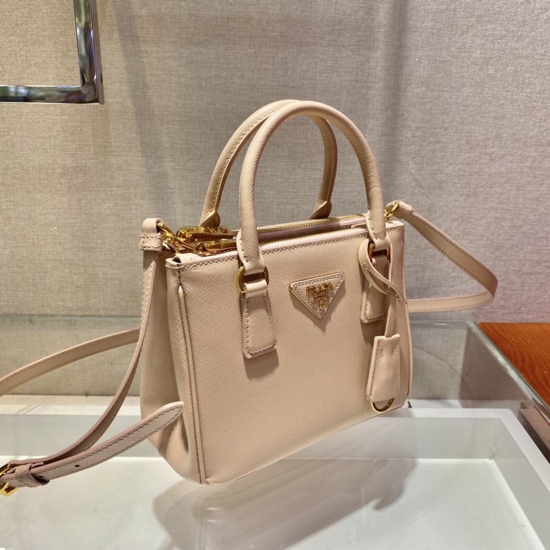 𝐏𝐑𝐀𝐃𝐀 Galleria Handbags 1BA906
