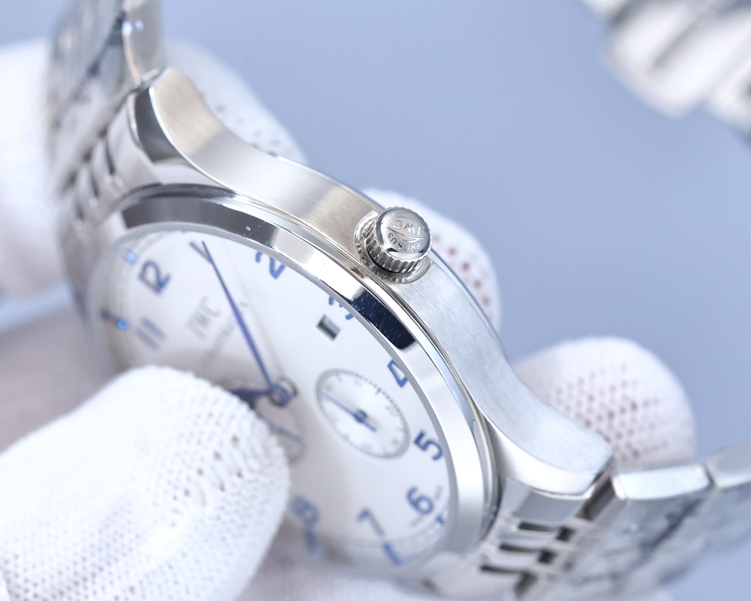 IWC- Fine men's watches Fully automatic mechanical movement, top 316 steel case and strap