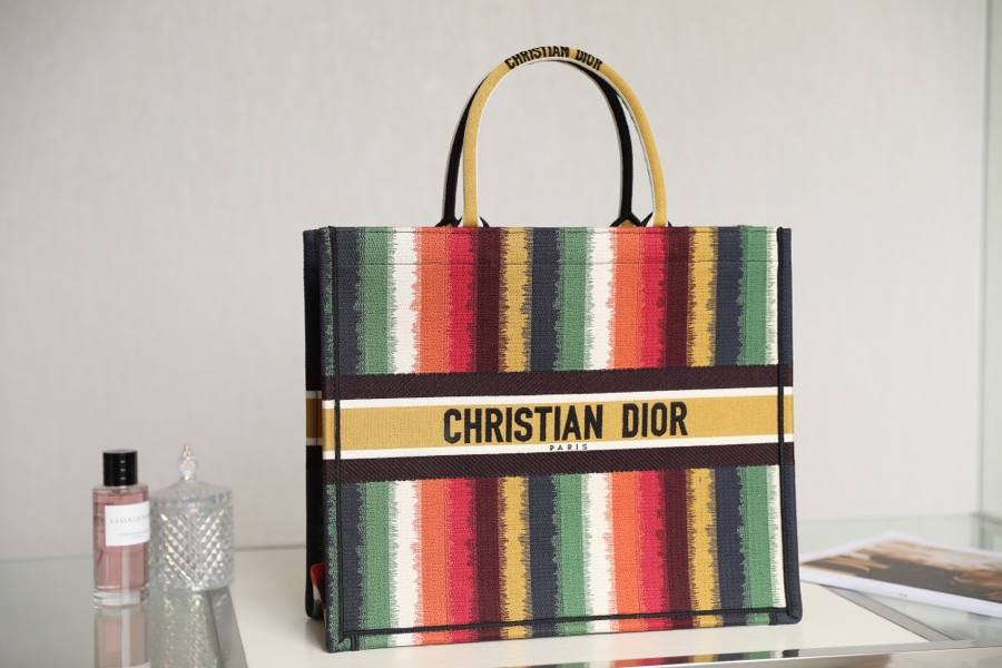 DIOR TOTE seven colorful stripes