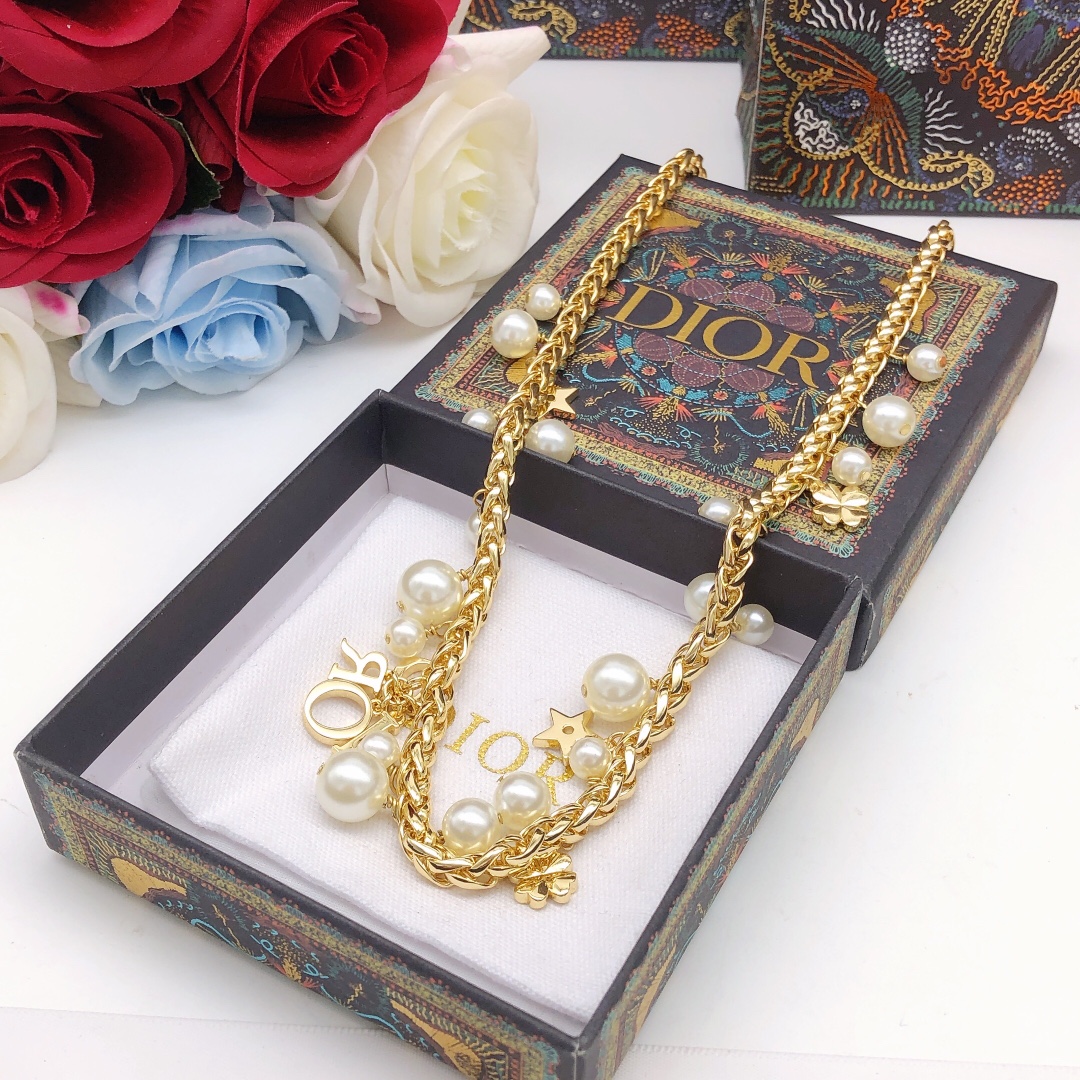 Dior necklace