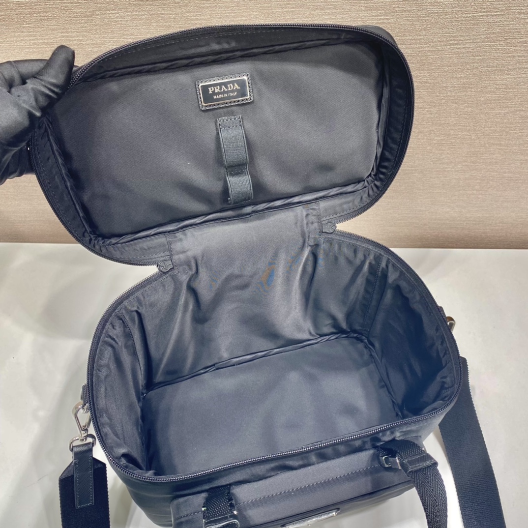 𝐏𝐑𝐀𝐃𝐀 2UP012 Cosmetic Crossbody Bag