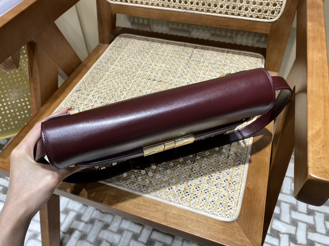 SAINT LAURENT 𝑴𝒂𝒏𝒉𝒂𝒕𝒕𝒂𝒏 〈Original leather version〉#579271