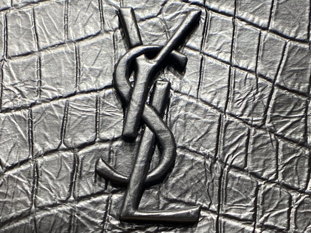 SAINT LAURENT 𝑵𝒊𝒌𝒊 𝒔𝒉𝒐𝒑𝒑𝒊𝒏𝒈 𝒃𝒂𝒈 #577999original leather.JD