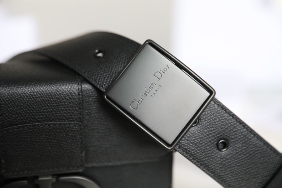 Montaigne matte black 𝙢𝙞𝙣𝙞 box bag