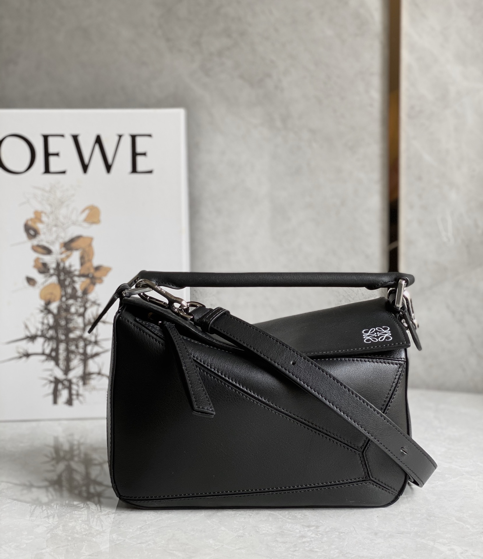 LOEWE    Puzzle bag