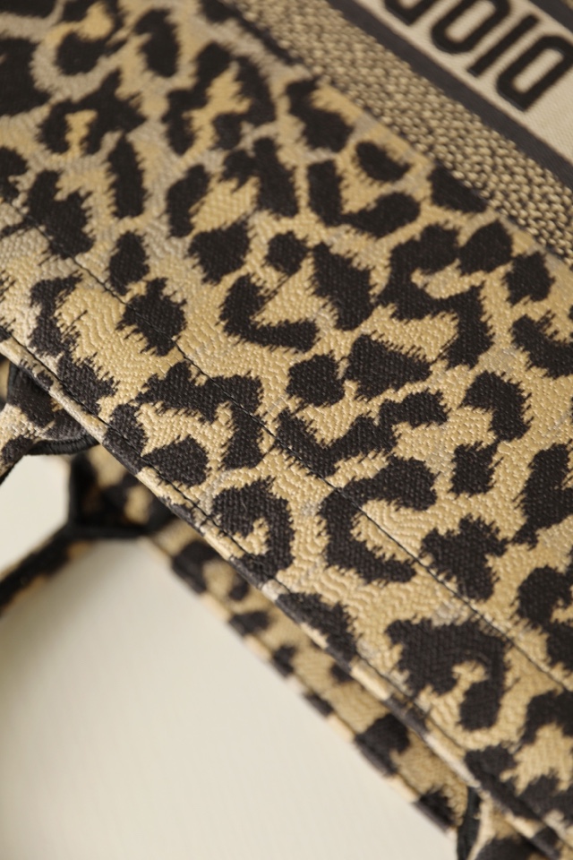 DIOR TOTE Leopard Print Shopping Bag
