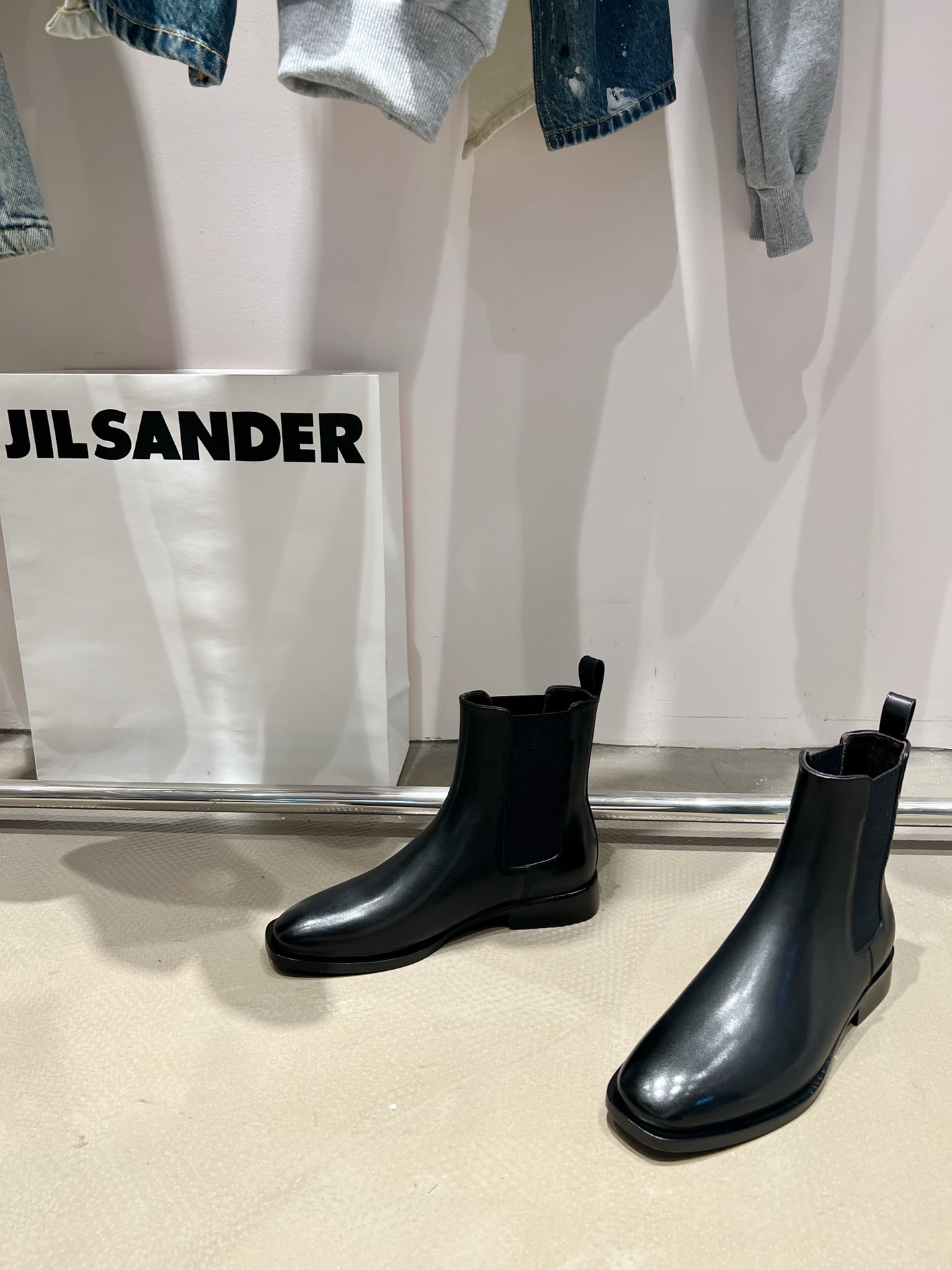 𝐓𝐇𝐄 𝐑𝐎𝐖｜𝟐𝟎𝟐𝟐/𝐒𝐒 𝐧𝐞𝐰 Top version Chelsea boots Simple and fashionable Original open model outsole