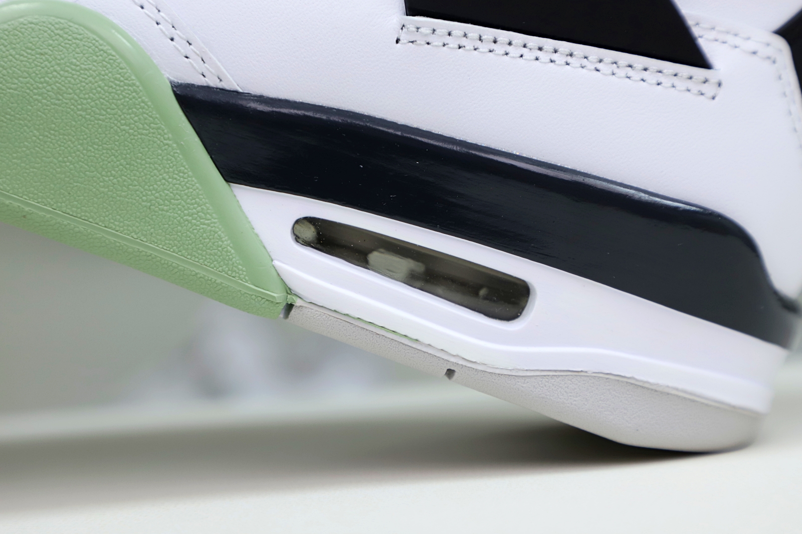 AIR JORDAN 4 SEAFOAM