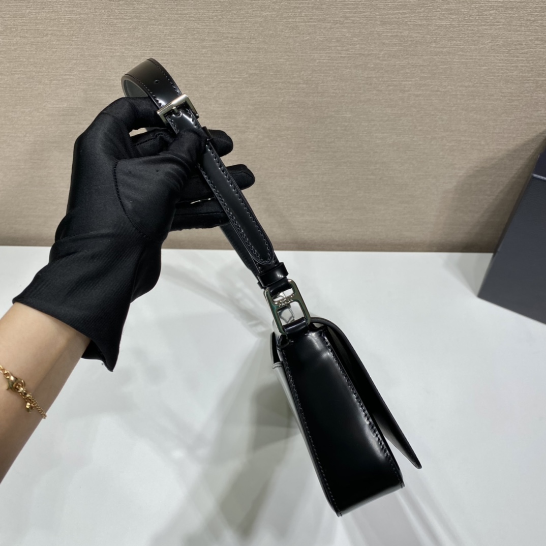 𝐏𝐑𝐀𝐃𝐀 New Model 1BD323