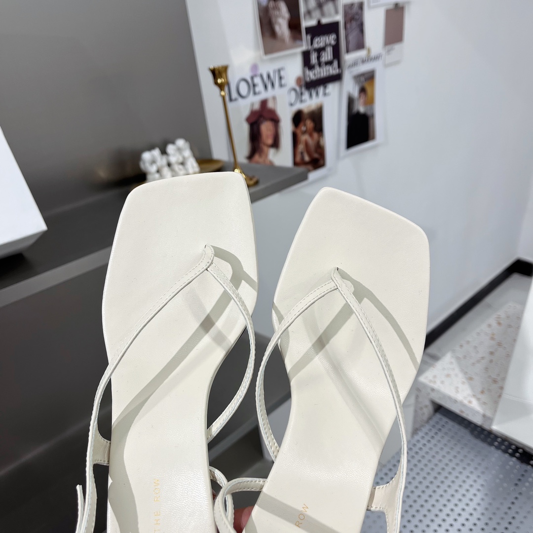 𝐓𝐇𝐄 𝐑𝐎𝐖｜𝟐𝟎𝟐𝟐/𝐒𝐒 𝐧𝐞𝐰 New The row 2022/fw Retro Minimalist Sandals