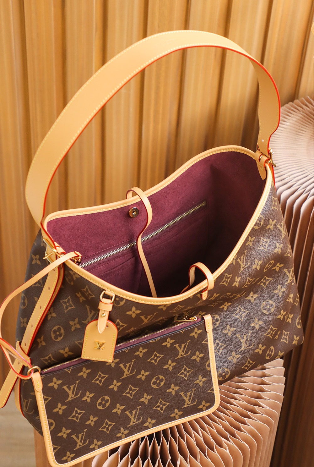 Louis Vuitton 𝐂𝐀𝐑𝐑𝐘𝐀𝐋𝐋 Medium #M46197#