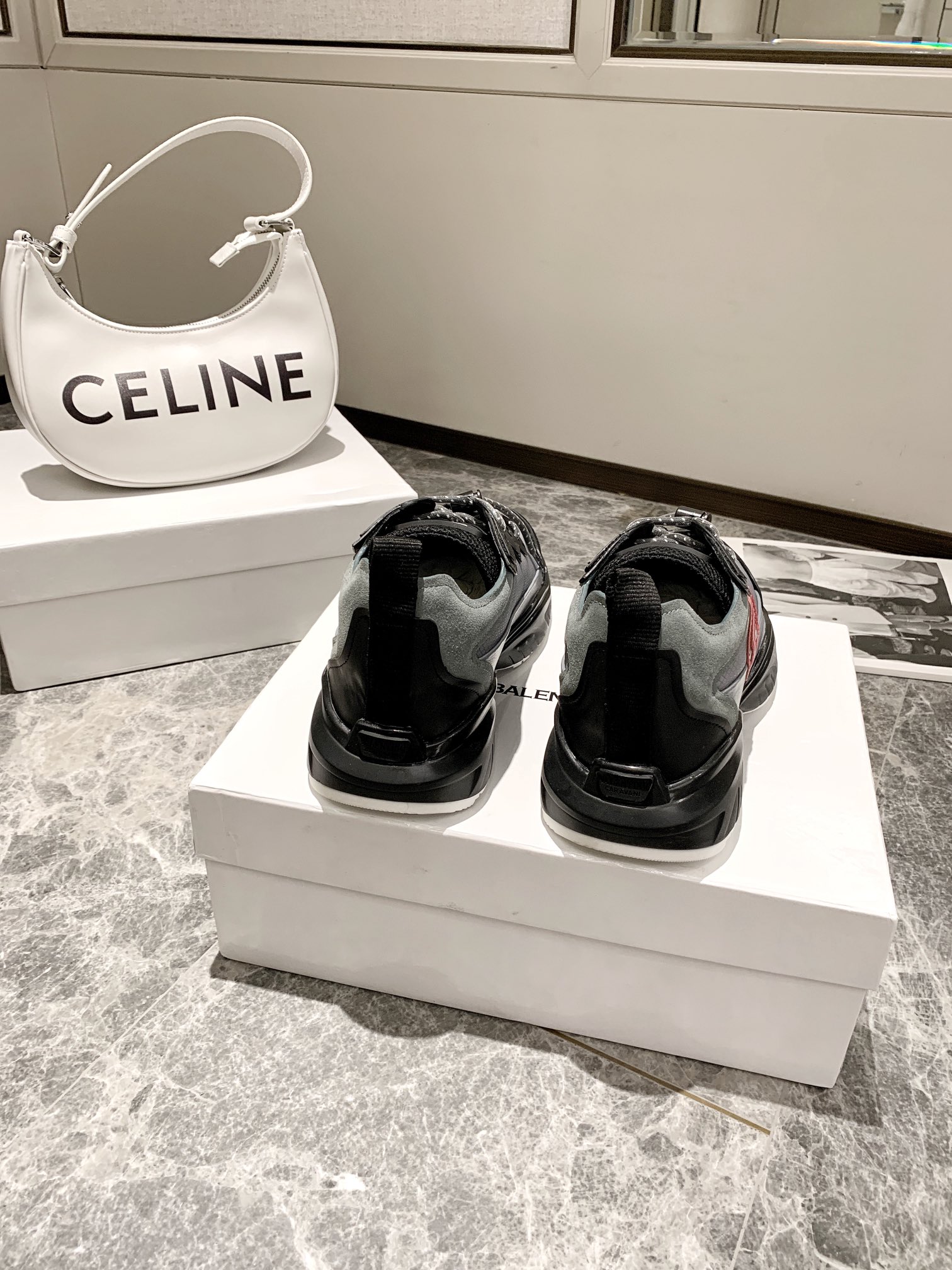 【Valentino】𝟐𝟎𝟐𝟏/𝐒𝐒 𝐧𝐞𝐰 Valentino 2022 ss spring-summer collection of new old man shoes