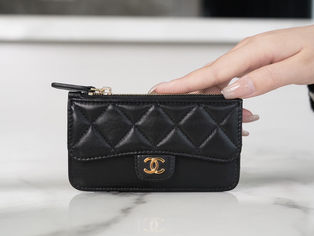 𝗖𝗛𝗔𝗘𝗡𝗟✦In exclusive channel special lambskin 🐑Classic zippered coin card case Black 🖤