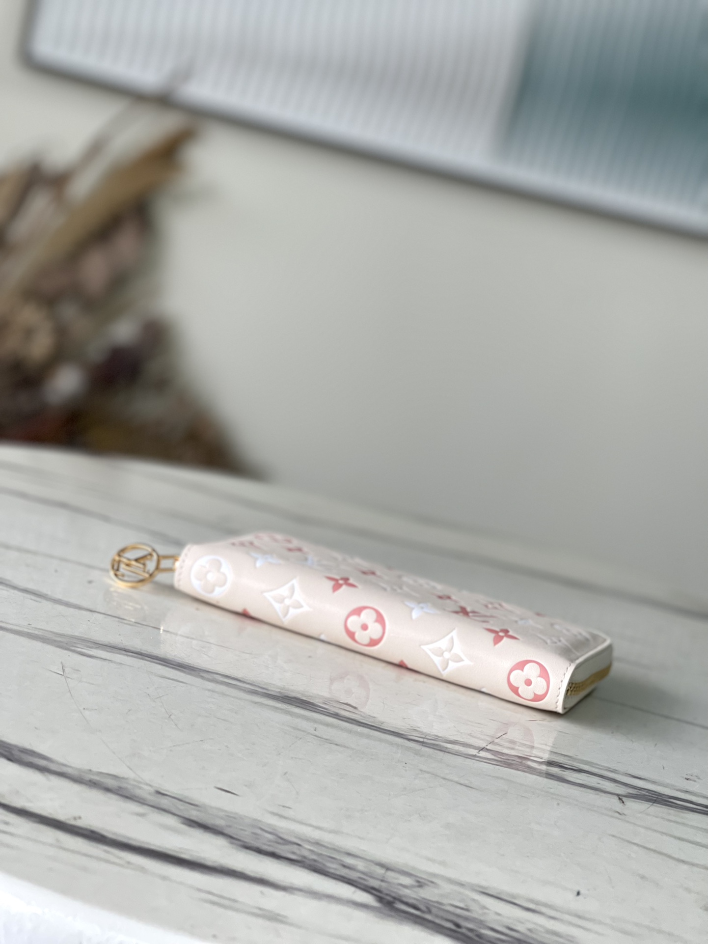 𝐋𝐎𝐔𝐈𝐒 𝐕𝐔𝐈𝐓𝐓𝐎𝐍    M82290