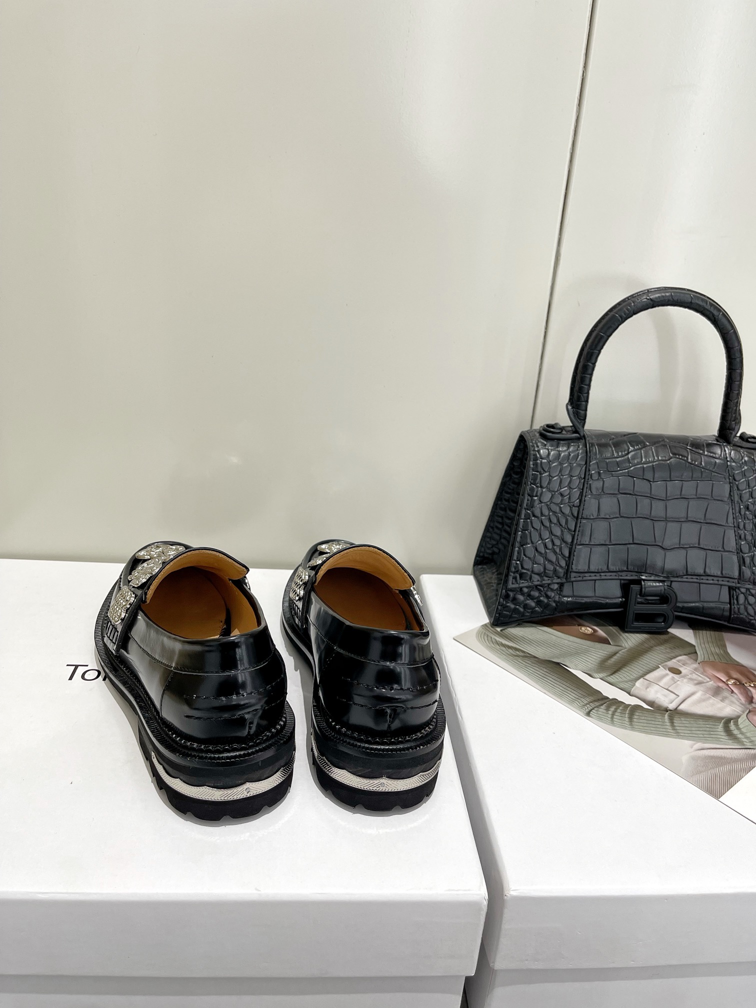 𝐓𝐨𝐠𝐚 𝐏𝐮𝐥𝐥𝐚 ｜𝟐𝟎𝟐𝟐/𝐒𝐒 𝐧𝐞𝐰 Toga Pulla 2022/FW Heavy Crafted Loafers