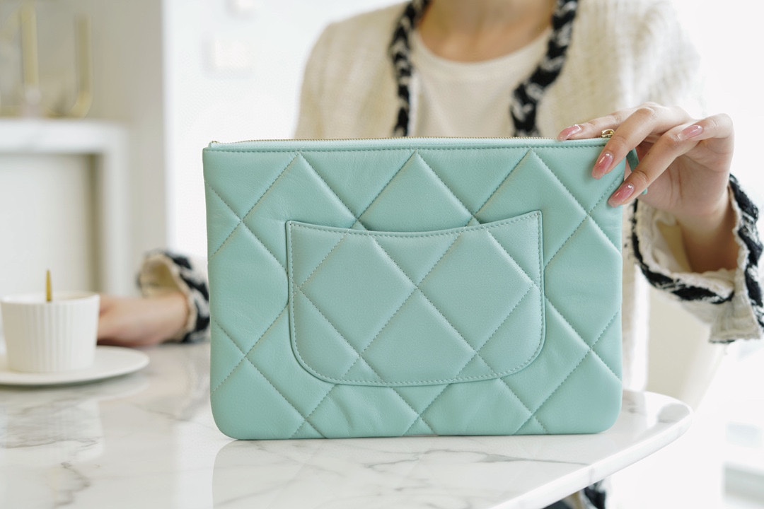 𝗖𝗛𝗔𝗘𝗡𝗟✦ Classic 19 Collection Imported Channel Special Lambskin🐑 Carry-on Clutch Tiffany Blue