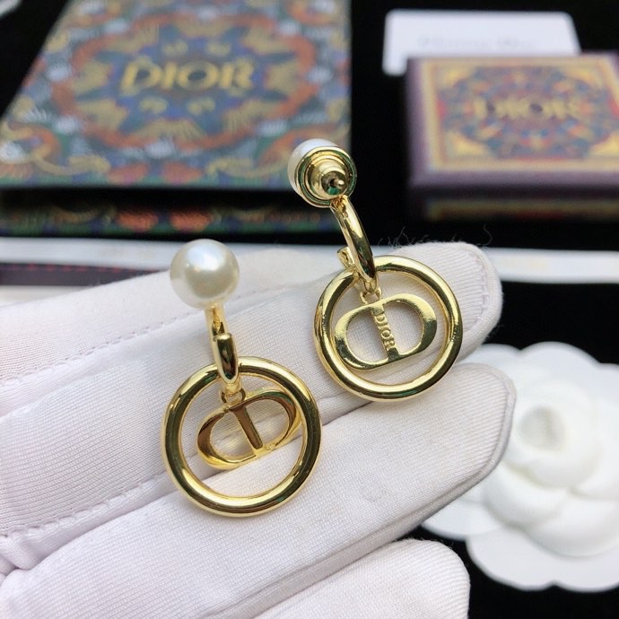 Dior Petit CD earrings