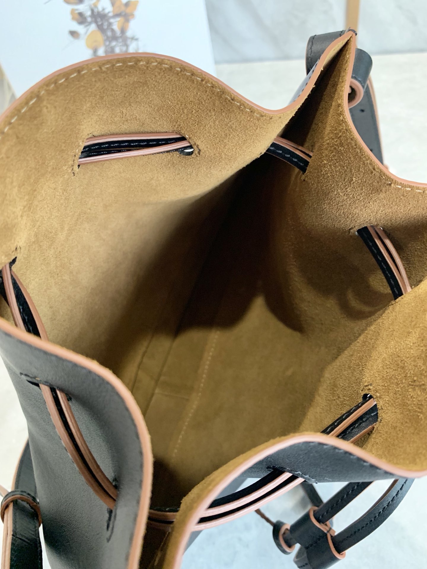 LOEWE Horseshoe flying saucer bag