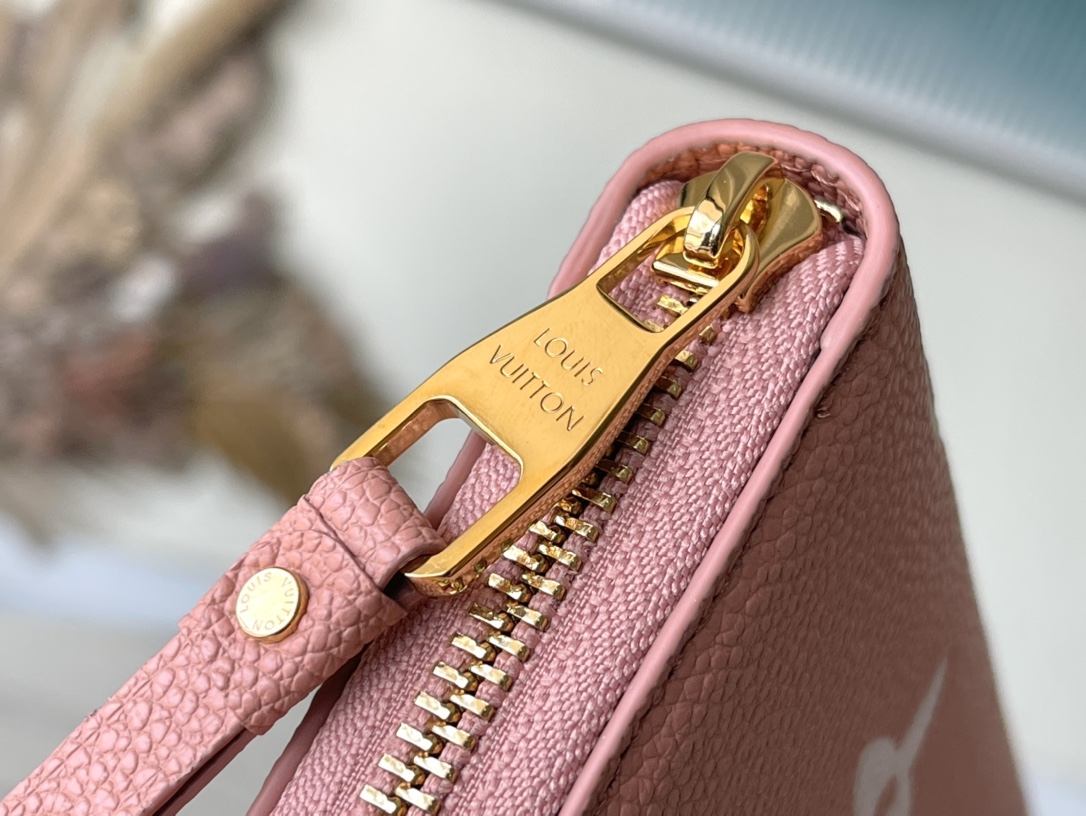 𝐋𝐎𝐔𝐈𝐒 𝐕𝐔𝐈𝐓𝐓𝐎𝐍   M81645