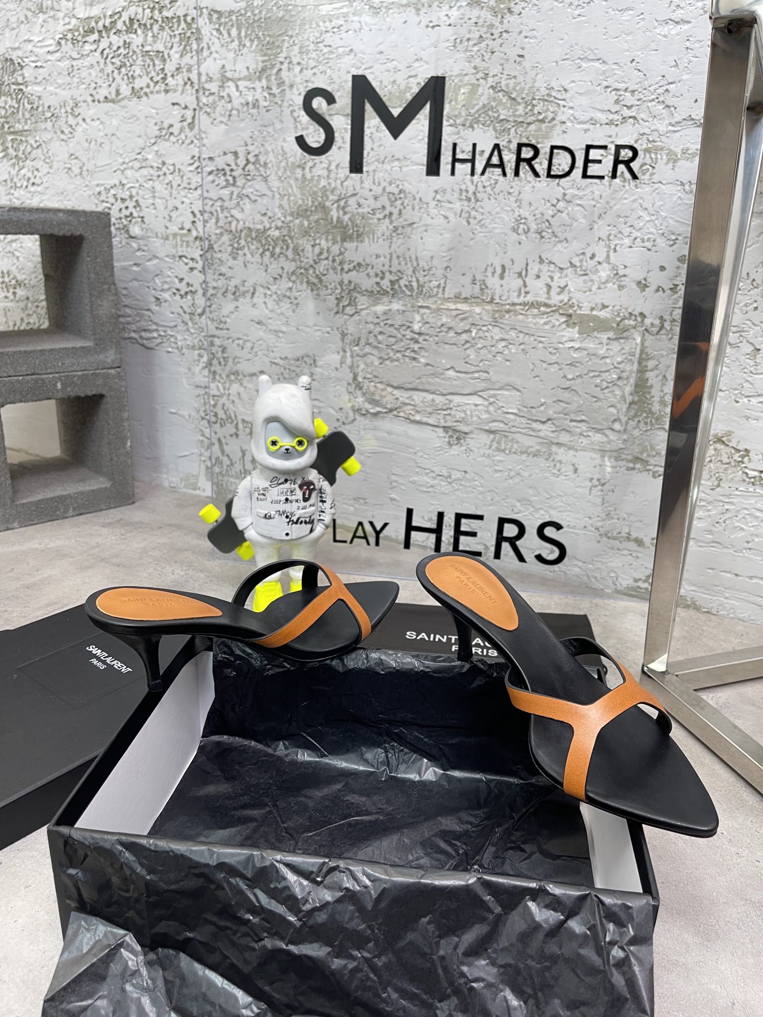 𝙎𝙖𝙞𝙣𝙩 𝙇𝙖𝙪𝙧𝙚𝙣𝙩 | 𝟐𝟎𝟐𝟐/𝐒𝐒 𝐧𝐞𝐰 YSL｜Early spring hot ysl high heel slippers Italian leather bottom