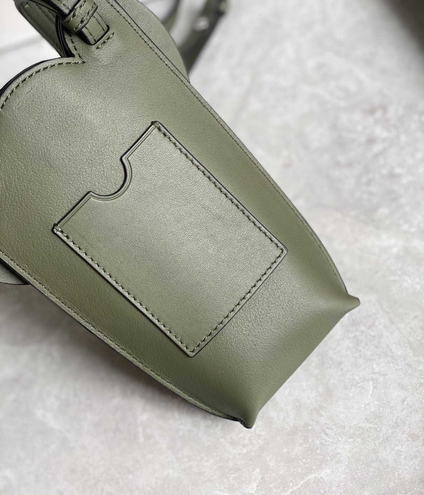 LOEWE Elephant Phone Bag