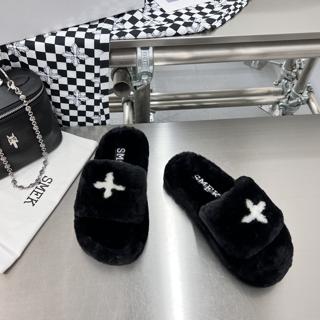 𝐒𝐌𝐅𝐊｜𝟐𝟎𝟐𝟐/𝐒𝐒 𝐧𝐞𝐰 Thick sole woolen slippers Sheepskin padded feet logo clearly visible Customized rubber non-slip outsole