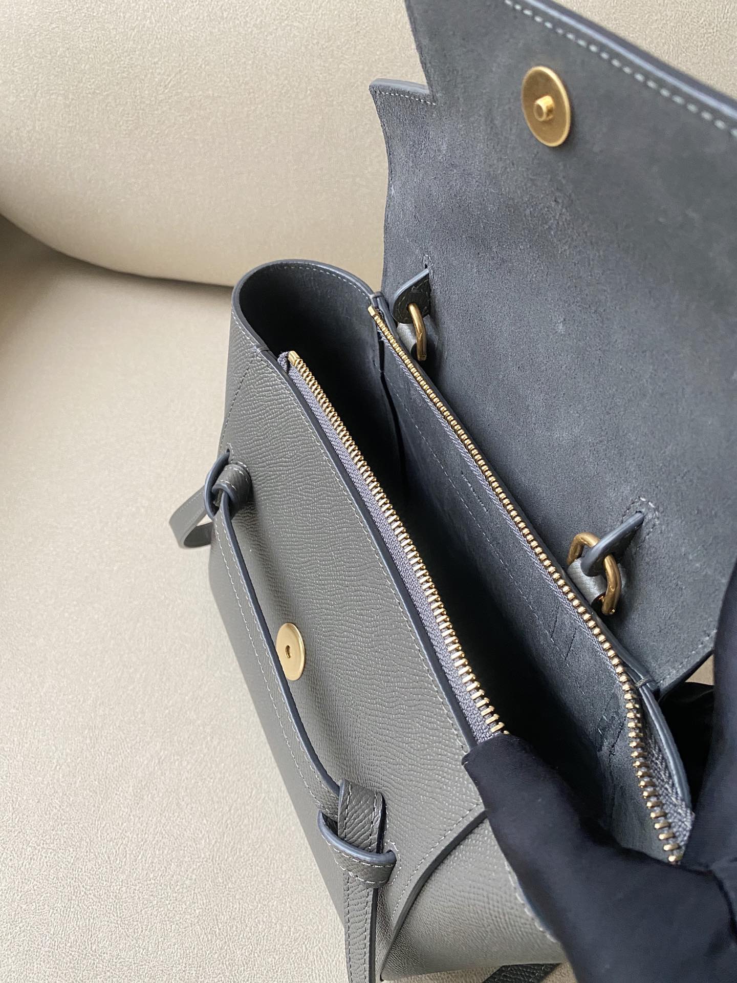 𝐂𝐞𝐥𝐢𝐧𝐞 Belt Bag Catfish Bag Small Grained Calfskin