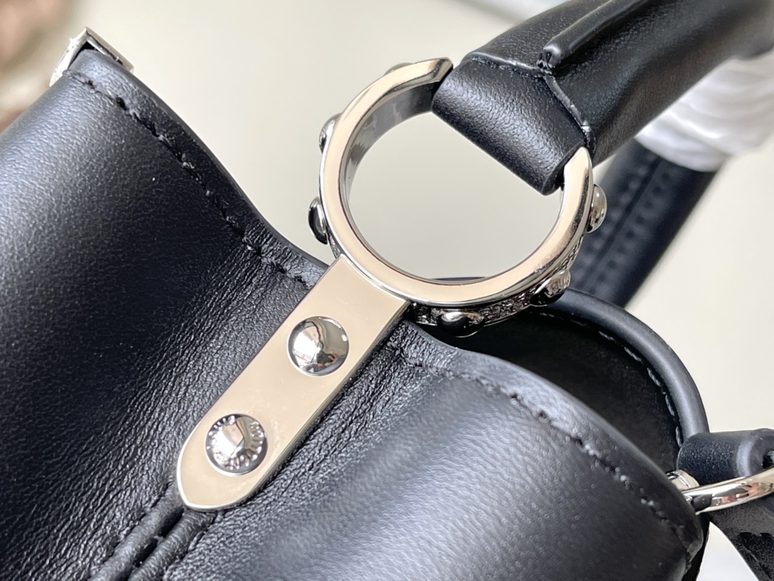 𝐋𝐎𝐔𝐈𝐒 𝐕𝐔𝐈𝐓𝐓𝐎𝐍   M51783