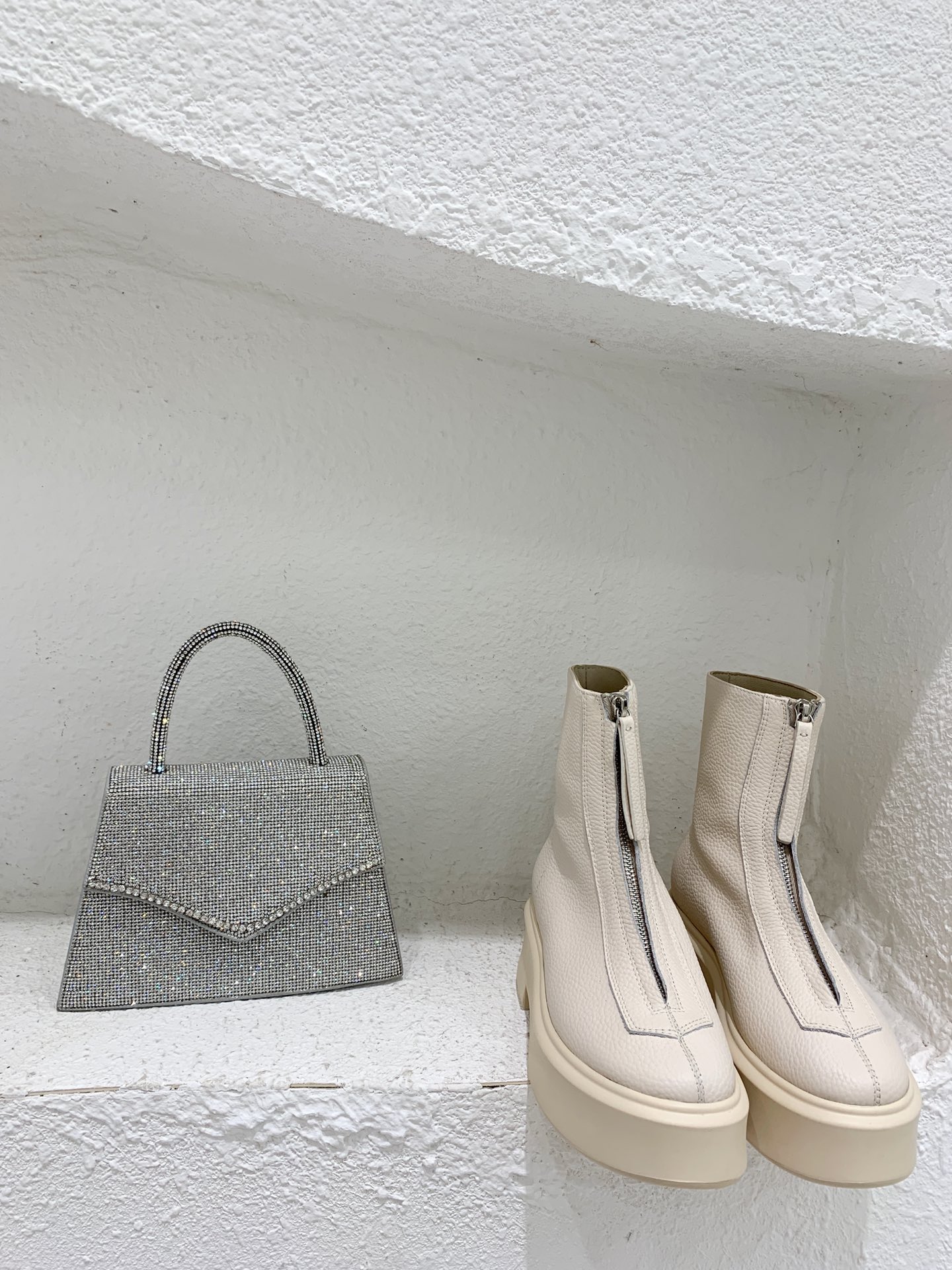 THE ROW · 𝟐𝟎𝟐𝟎 New autumn and winter products, top version ✔️ It's not too late, the original outsole