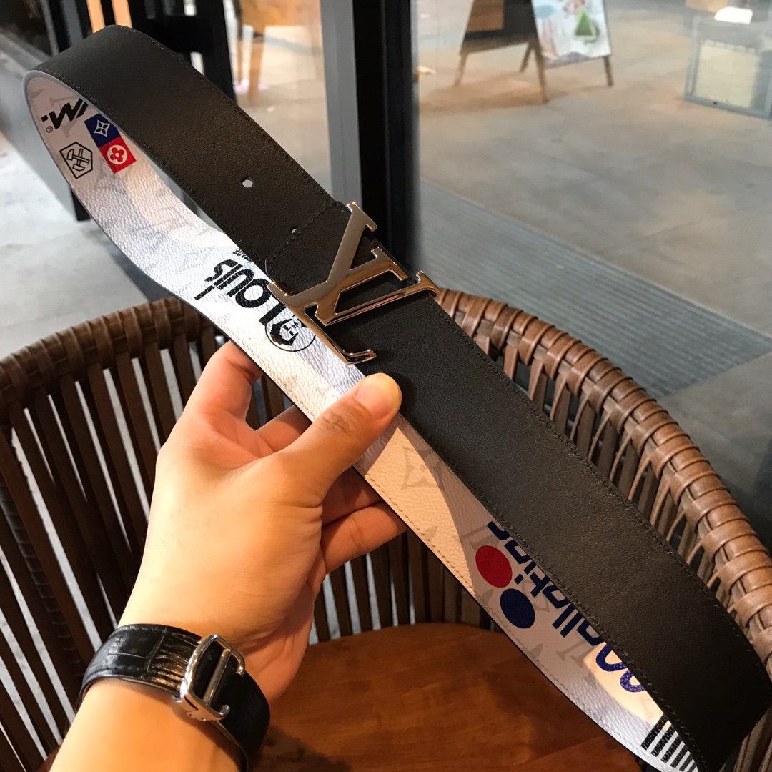 LOUIS VUITTO INITIALES 40MM REVERSIBLE BELT